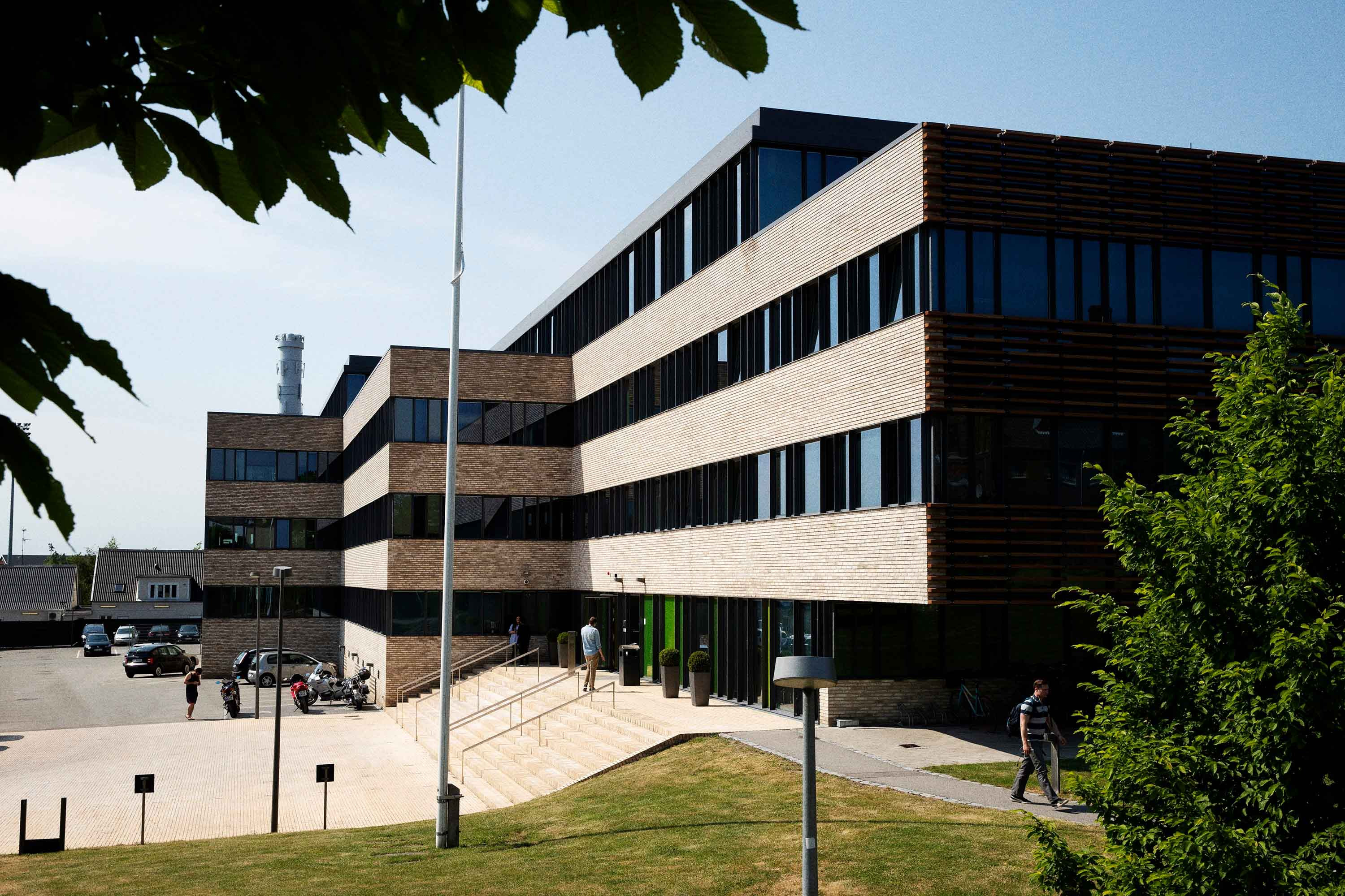 Efterlyst ældresvindler identificeret af borgere