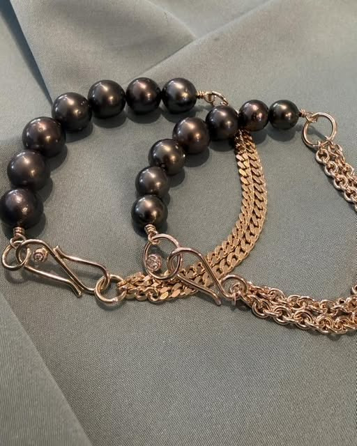 Guldsmed Lütken præsenterer nye Tahiti armlænker med guld og diamanter