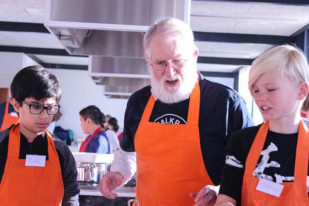 Vallensbæk inviterer til møde om unikt madprojekt for at styrke bånd mellem generationer