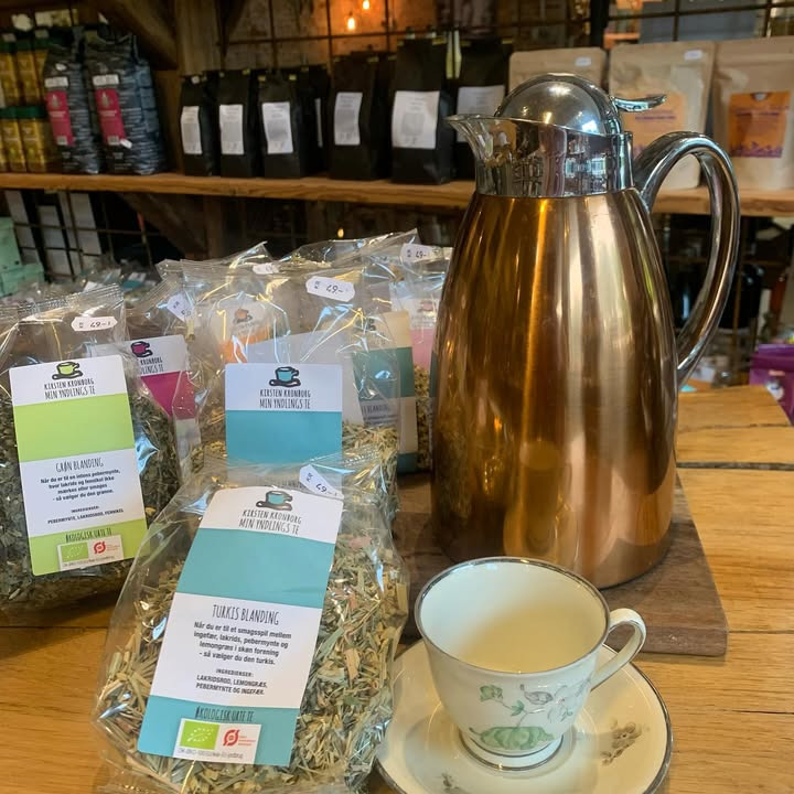 Fru Hansens Butik & Café har igen Min Yndlings Te fra Kirsten Kronborg på hylden