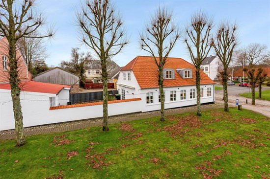 Top 6 over dyreste boliger til salg i Løgumkloster. Priser op til 4.495.000 kr