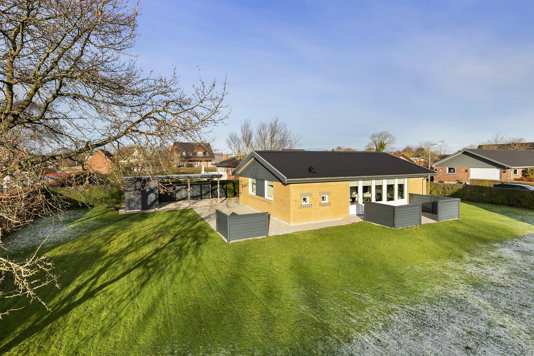 Søren Vestergaards V 3 og 3 andre boliger er kommet til salg denne uge i Vrå - se boligerne her.