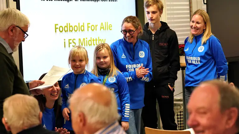 F&#xE6;llesskabsfodbold for b&#xF8;rn med s&#xE6;rlige behov hyldes med Handicapprisen i Thisted Kommune