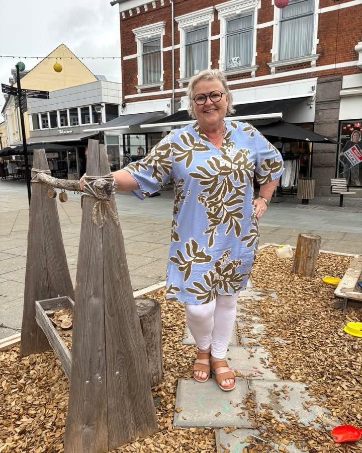 GarderoBEN præsenterer ny Linnea kjole fra Wasabi til alsidig stil