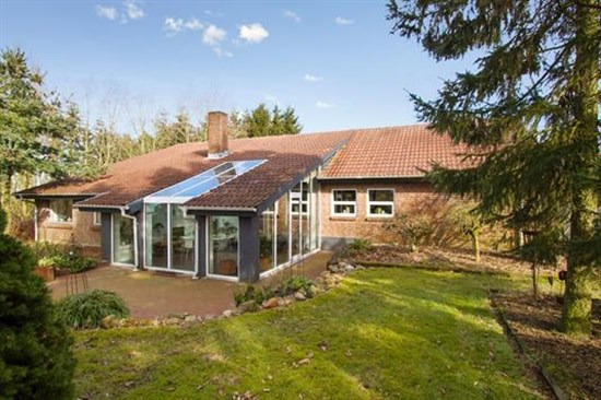 Uglkærvej 2 og 2 andre boliger er kommet til salg denne uge i Holstebro - se boligerne her.