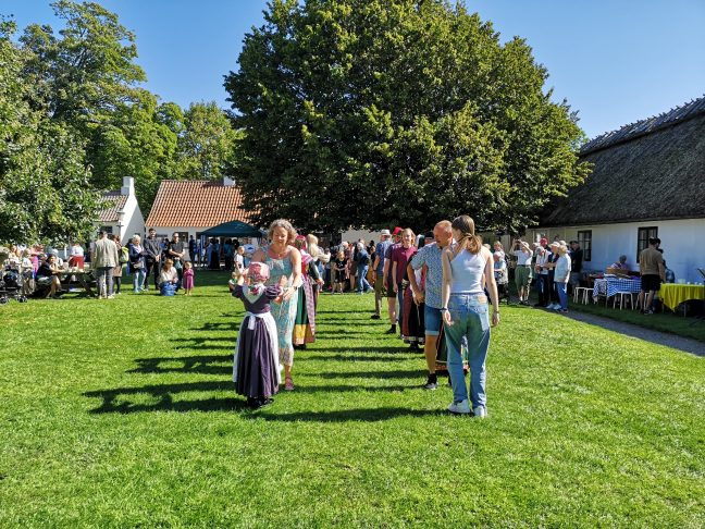 Årets høstmarked i Pederstrup: Traditioner, teater og håndværk