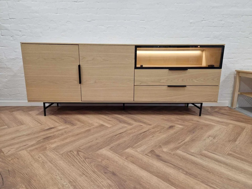 Hovelind Møbler tilbyder 20% rabat på Manilla-serien i hvidolieret egetræ eller valnød