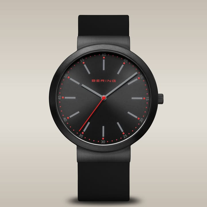 Nyt Syn Brøndum Jeppesen præsenterer det minimalistiske BERING Classic herreur