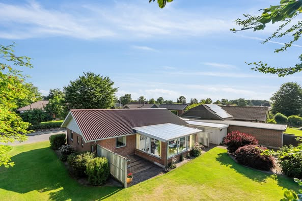 Ny bolig i Sunds: Velindrettet hjem med stor have på Hjejlevej 259