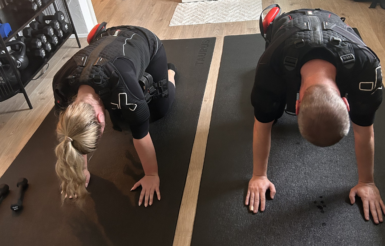 Få ekstra energi med makkertræning hos Studio Strong!