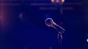 Grin løs til Comedyklubben i Parkteatret