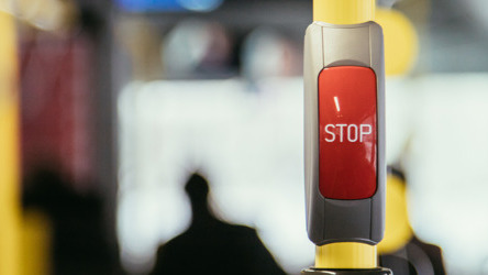 Morsø Bustrafik på vej mod konkurs: Skolebusdrift sikres af alternative løsninger