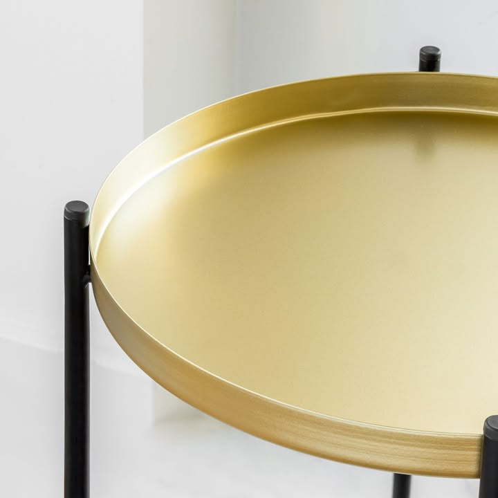 Ja tak tilbud på bakkebord i guld hos Min Købmand Øster Bjerregrav