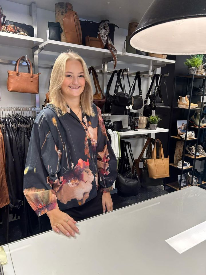 Rosengreen præsenterer ny bluse fra Black Colour til 500,- i tre farver