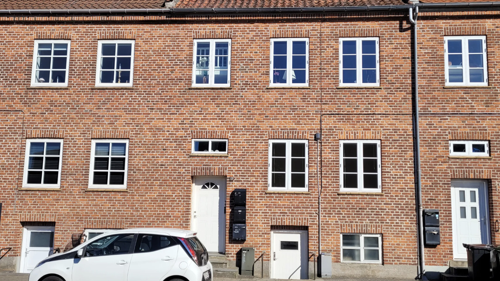 Ejendom i Indre by på ca. 169 m2 med 3 lejligheder og skøn solrig have