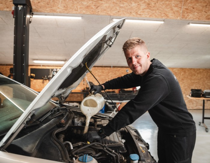 Få bilen serviceret inden jul hos Autotekniker Kim Skytthe