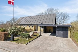 Nyhed fra John Frandsen Herning: Familievilla med karakter på Ravnsbjerg Hegn 27, Herning