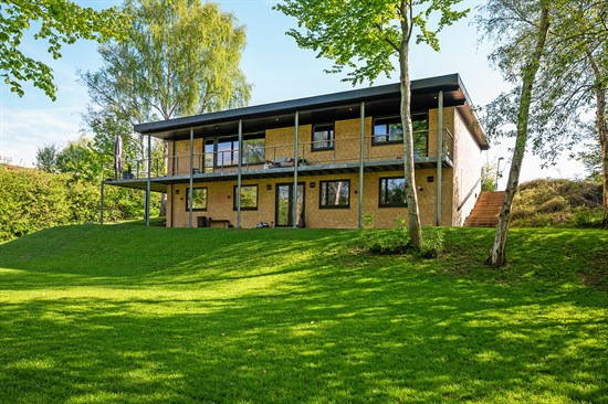 Eksklusiv bolig for 7.995.000 kr er netop kommet til salg i Ry - Se den og de dyreste boliger her
