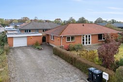 Præstevænget 159 og 1 anden boliger er kommet til salg denne uge i Sønder Felding - se boligerne her.