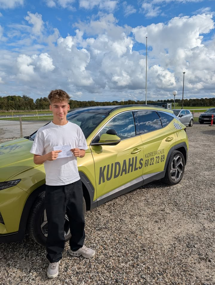 Magnus er nu en del af klubben hos Kudahls Køreskole