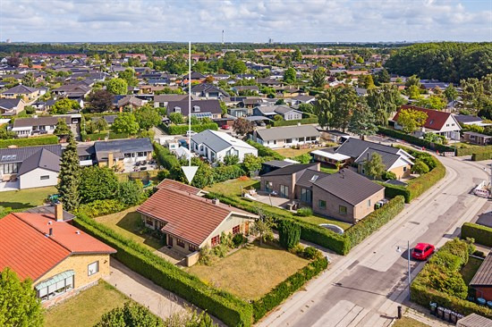 Rørsangervej 17 og 1 anden boliger er kommet til salg denne uge i Glostrup - se boligerne her.