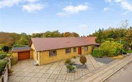 Engdraget 9 og 1 anden boliger er kommet til salg denne uge i Lem - se boligerne her.