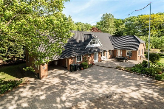 Top 6 over dyreste boliger til salg i Ikast. Priser op til 6.450.000 kr