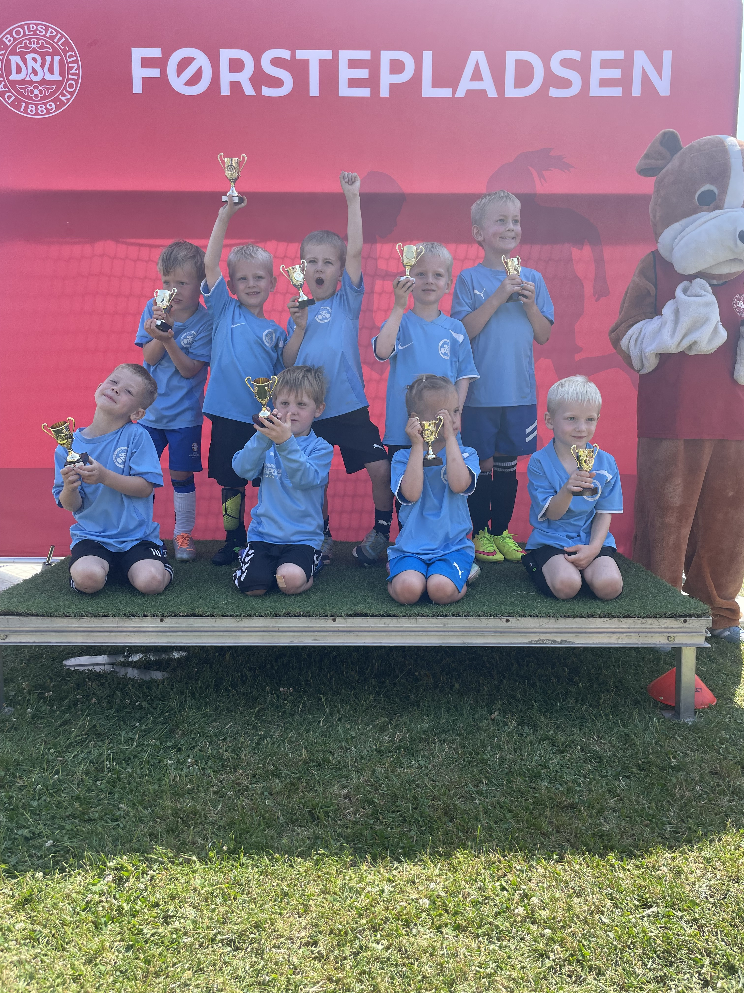 SSV-Højfyns yngste stjerner afslutter sæsonen med bravur ved DBU 3-bold festival i Langeskov