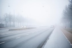 Guldkortet ApS advarer mod tæt tåge og opfordrer til at tænde baglygterne