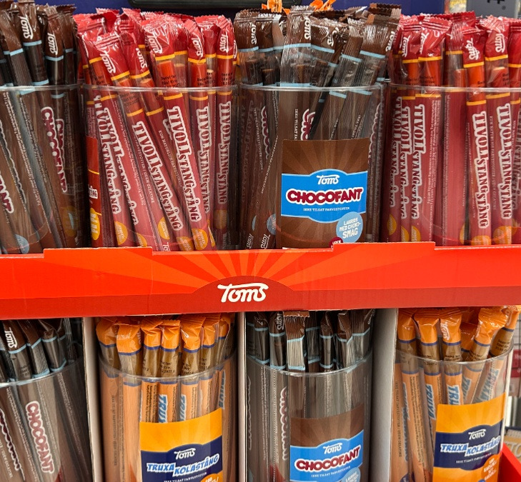 Meny Randers tilbyder Toms stænger til 5 kr. pr. stk. i weekenden