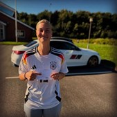 Lets Drive ønsker Laura Waldow tillykke med kørekortet