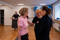 Fokus Folkeoplysning inviterer seniorer til styrketræning for et stærkere liv