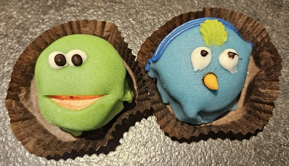 Løgstørvejens Bageri fejrer romantik mellem Kaj og Andrea med nye kager i sortimentet