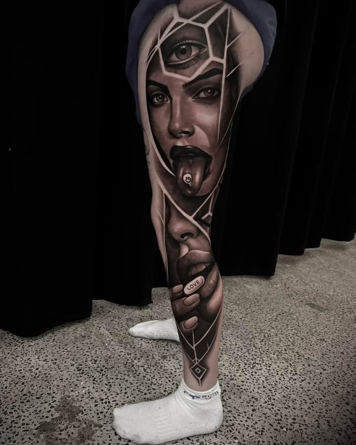 Mr. & Mrs. Tattoo hylder Hajru for imponerende arbejde på konventionen