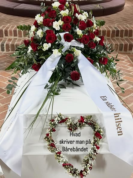 Bachs Begravelser deler tankevækkende indblik i bårebåndets betydning