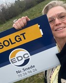 Ejendom på Rørbæksøvej 34 solgt: Køber og sælger fejrer handlen