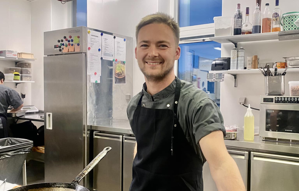 "Du kan ikke længere være kok," sagde lægen - I dag er Oliver Knudsen køkkenchef