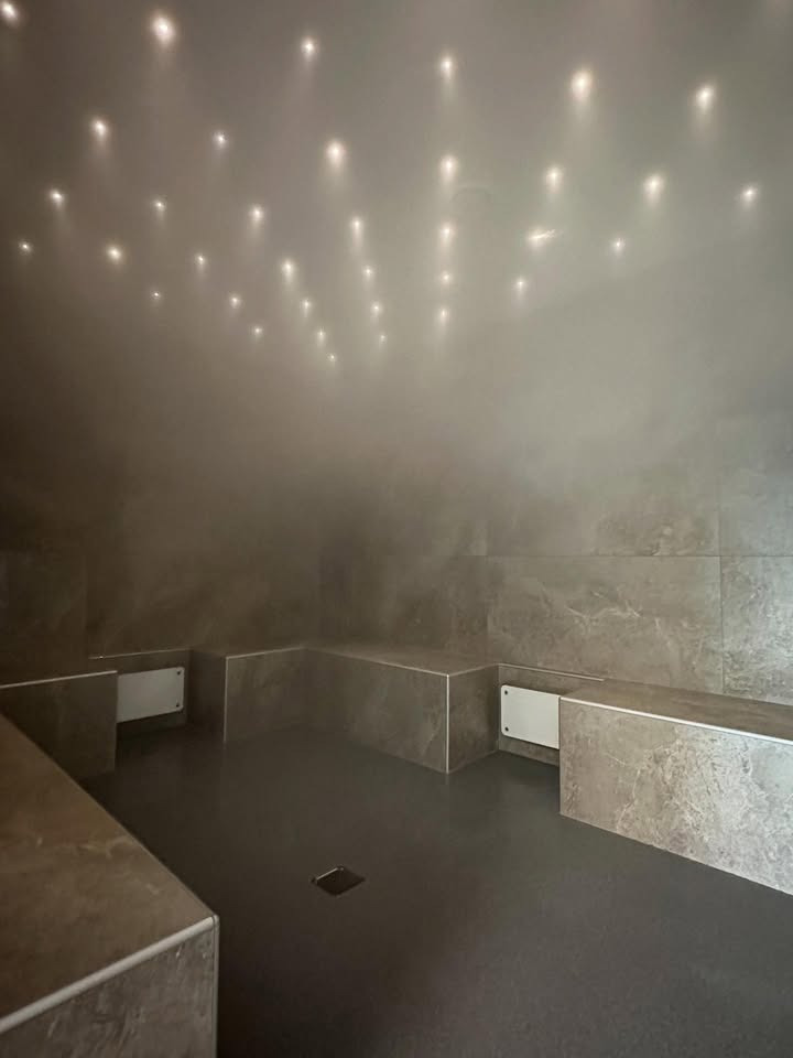 Herning Svømmehal inviterer til afslapning i nyt dampbad med mulighed for saltpeeling