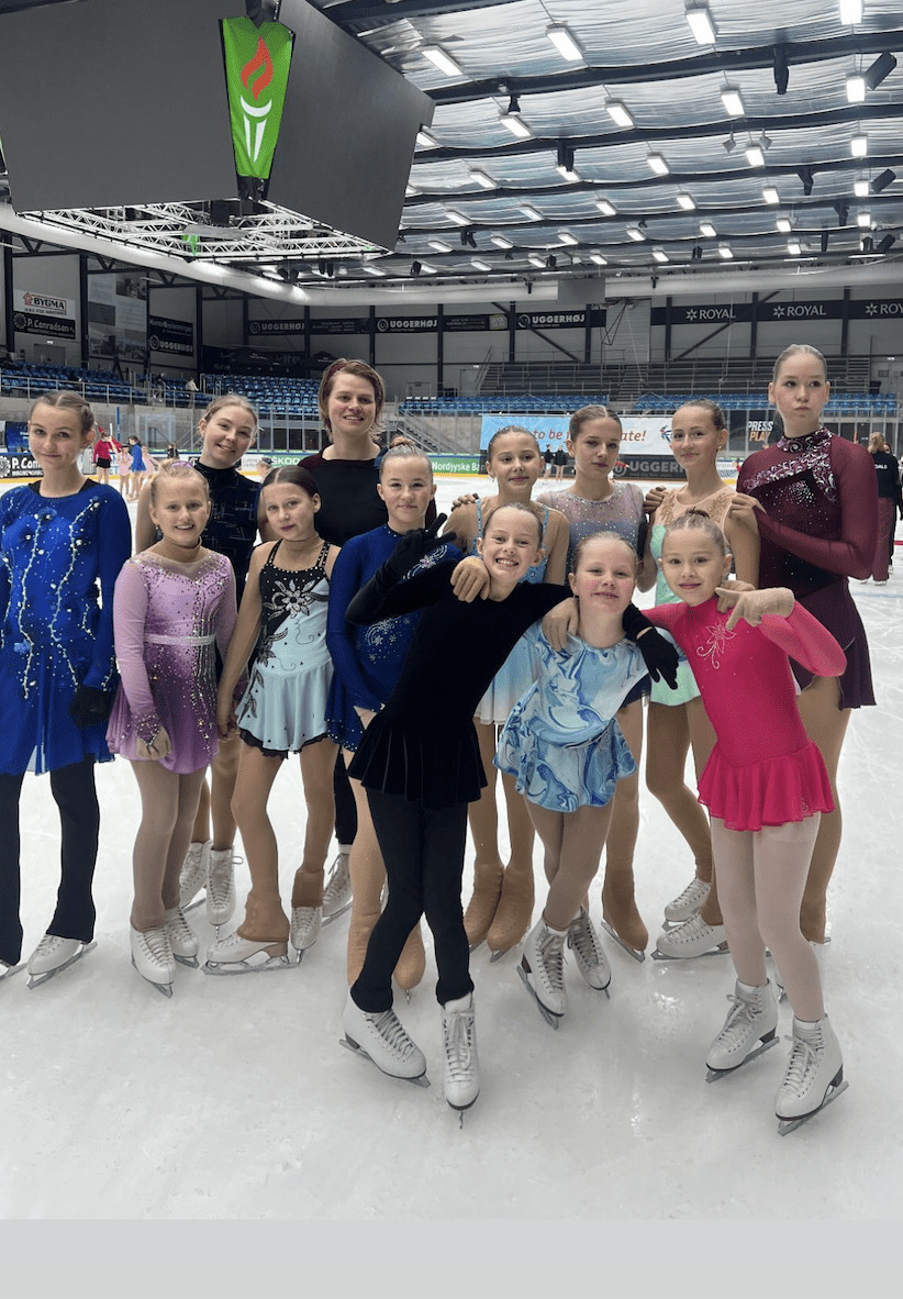 Skønne skøjteshow med Bond-tema på Skøjtebanen i Skive