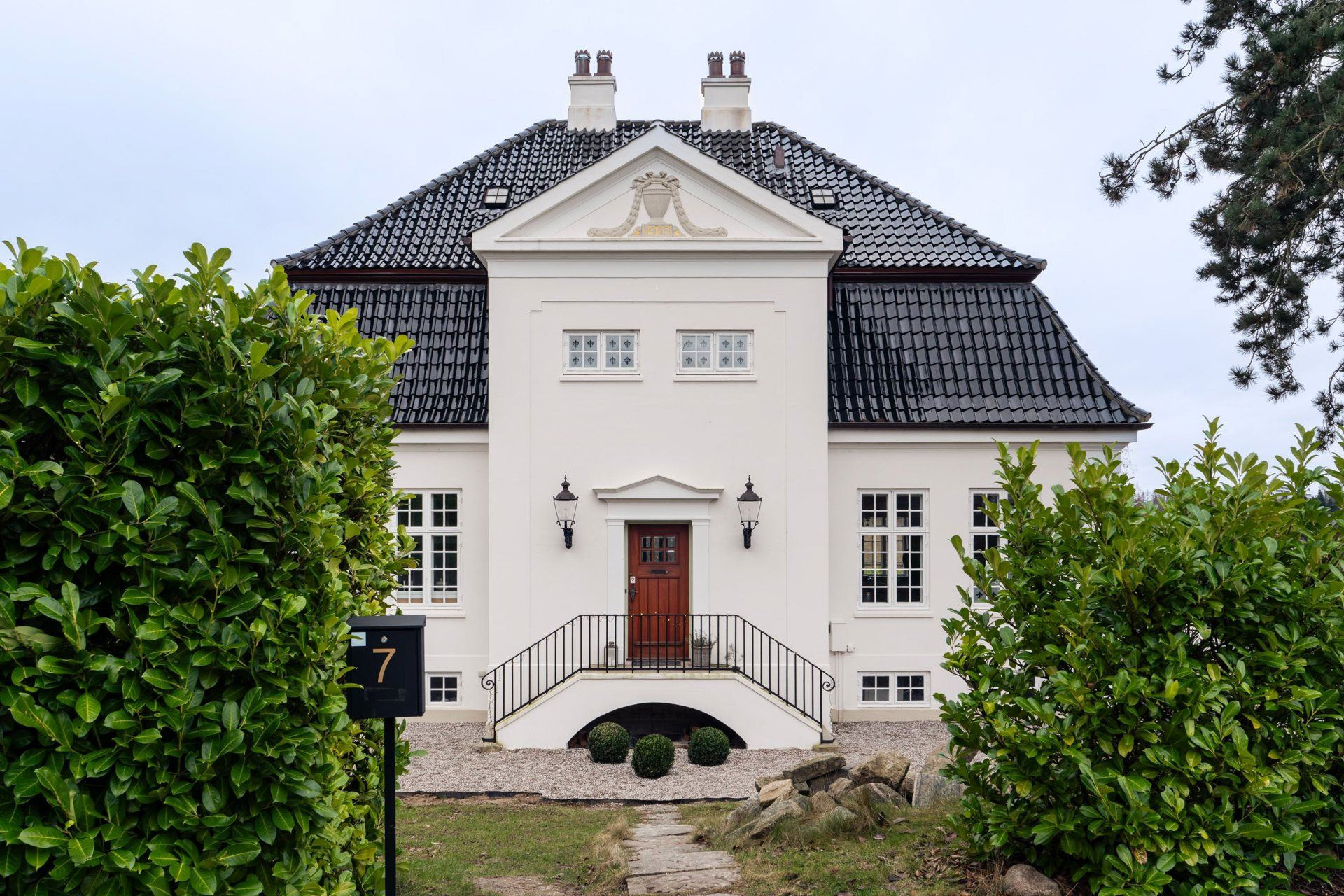 For 26,5 mio. kroner kan du nu få Gl. Dronninggårds Alle 7 - Se priserne på de dyreste boliger til salg i Holte