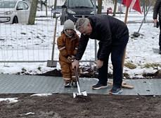 Første spadestik taget til ny daginstitution i Dronningborg