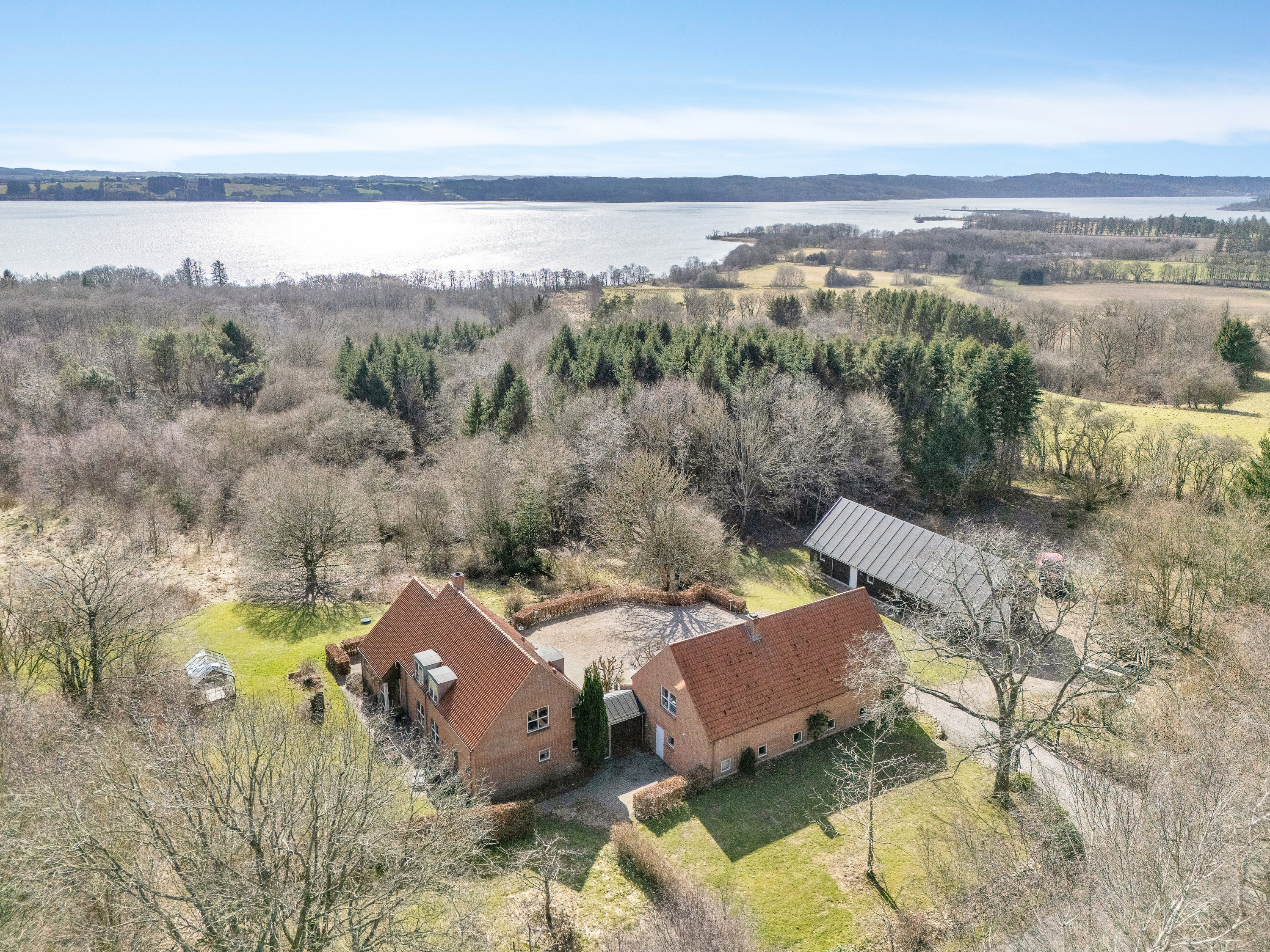 Emborgvej 42A og 9 andre boliger er kommet til salg denne uge i Skanderborg - se boligerne her.