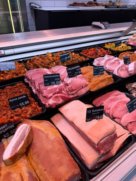 Frederiksberg Kødforsyning v/Christian Rytter Sørensen tilbyder 3 BBQ Ben til 100,00 kr.