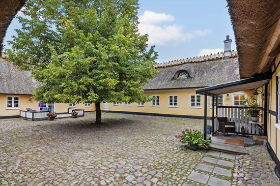 Er Ledøje Søndre Gade 19 i Smørum drømmehjemmet? Se de dyreste boliger til salg nu for op til 12.500.000 kr