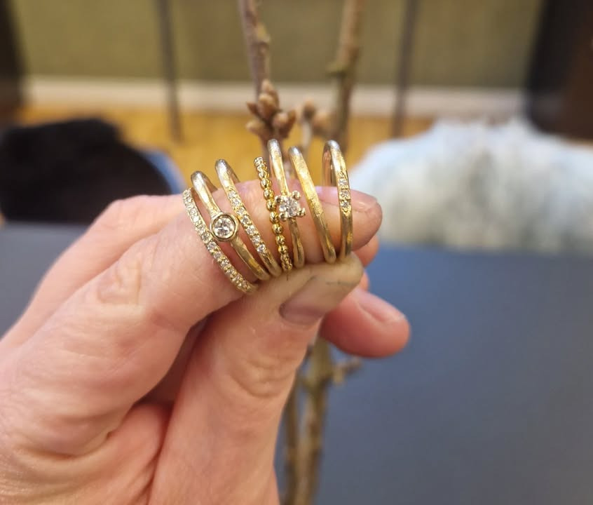 Guldsmed Ø deler gaveideer til konfirmanderne