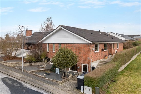 Hasselvænget 19 og 1 anden boliger er kommet til salg denne uge i Fårup - se boligerne her.