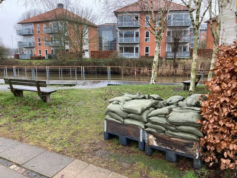 Kolding sætter igen midlertidige klimasikringer op for at beskytte byen mod regn og højvande