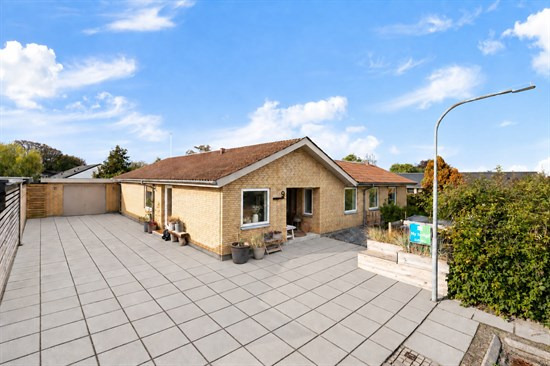 Brorsonsvej 9 og 1 anden boliger er kommet til salg denne uge i Aabybro - se boligerne her.