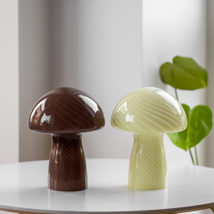 Fredericia Isenkram tilbyder unik magisk mushroom bordlampe til halv pris