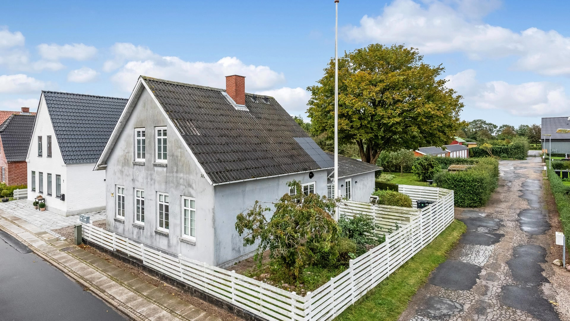 Ejenholm Bolig & Erhverv: Charmerende villa centralt i Rødekro til salg